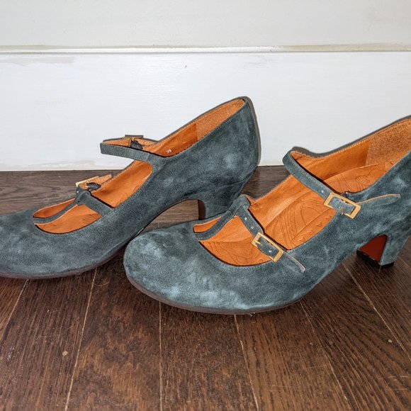 Chie Mihara Grey Suede Kitten Heel 9 - Picture 3 of 3